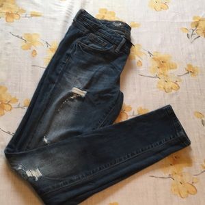 Size 4 low rise Mossimo skinny jeans